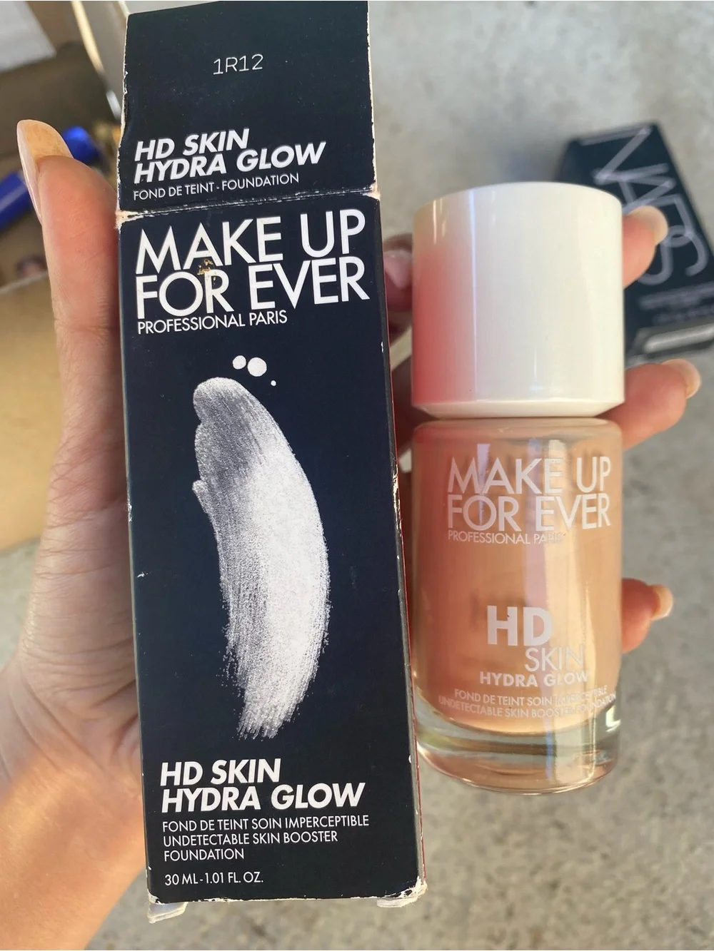 Make Up For Ever HD Skin Hydra Glow Foundation - Peach-Beige (1R12)